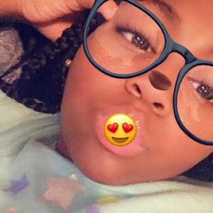 Meet your Posher, Aaronyna